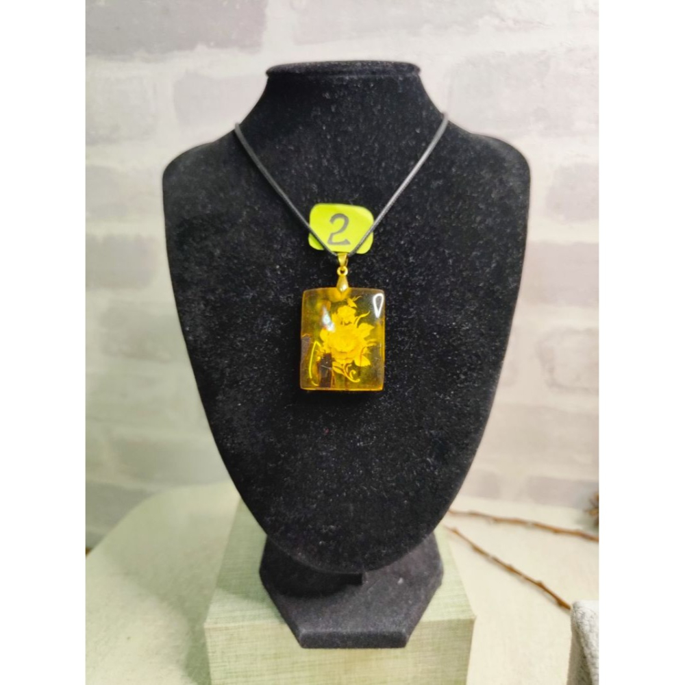 (現貨) 天然波羅的海琥珀蜜蠟吊墜 陰雕琥珀吊墜 金雞牡丹不動明王金珀雕刻件吊墜 非二代 非塑料 非壓制-細節圖5