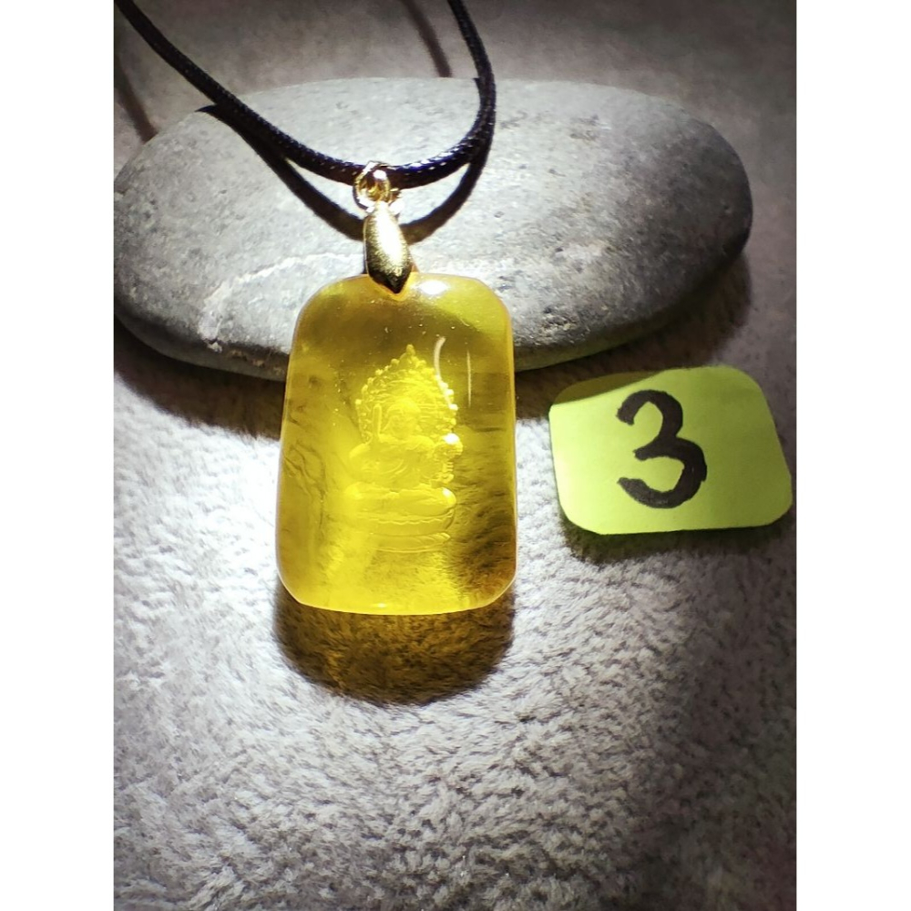 (現貨) 天然波羅的海琥珀蜜蠟吊墜 陰雕琥珀吊墜 金雞牡丹不動明王金珀雕刻件吊墜 非二代 非塑料 非壓制-細節圖10