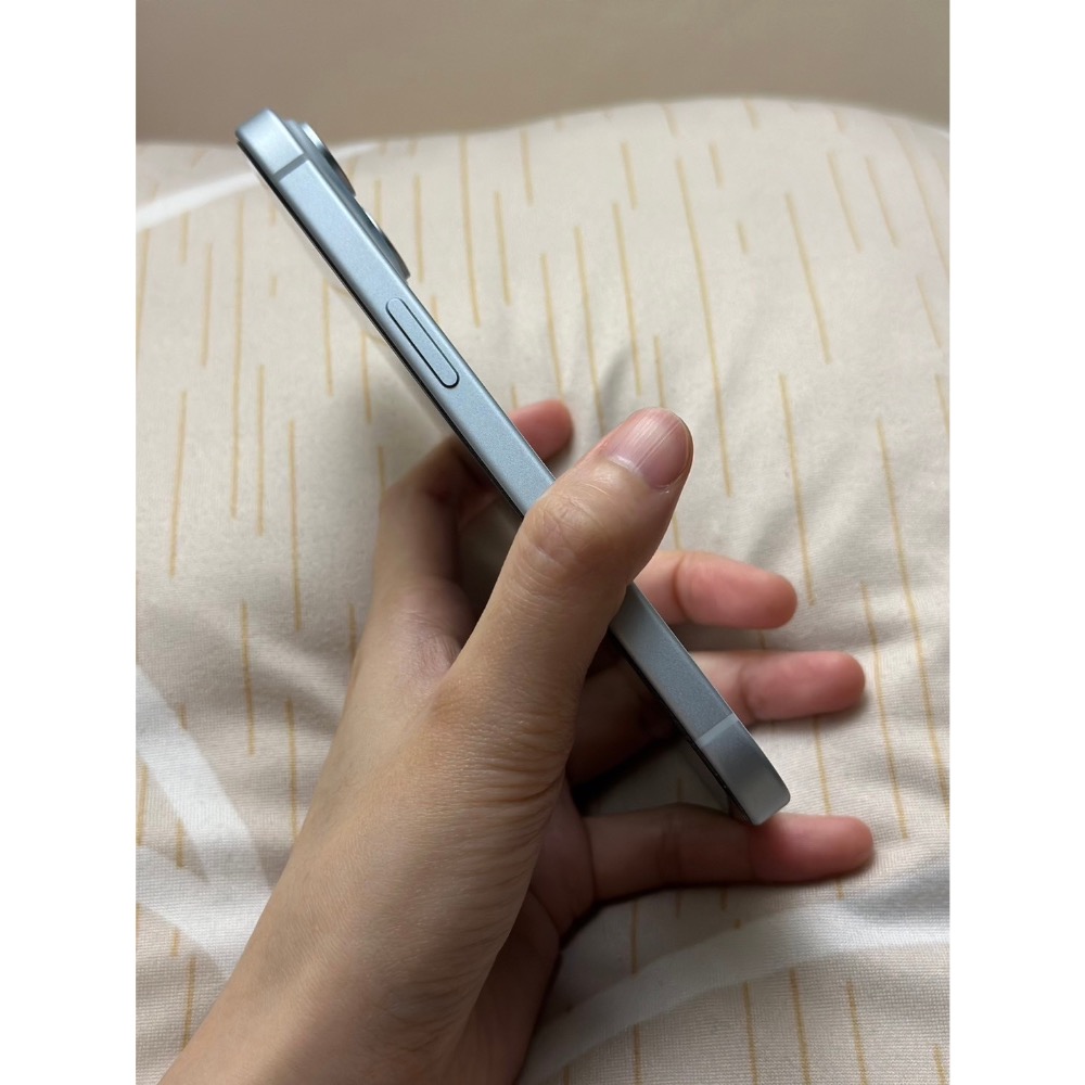 蘋果手機iPhone 15 水藍色 極新保證無傷 256g 完整盒裝 保固至2025/1/11-細節圖6
