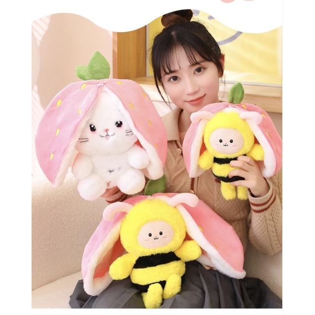台灣現貨❤️獨家正版抖音變身草莓兔 蘿蔔兔 長耳兔 草莓貓咪 變身蜜蜂 拉爾兔 垂耳兔 胡蘿蔔兔-細節圖6
