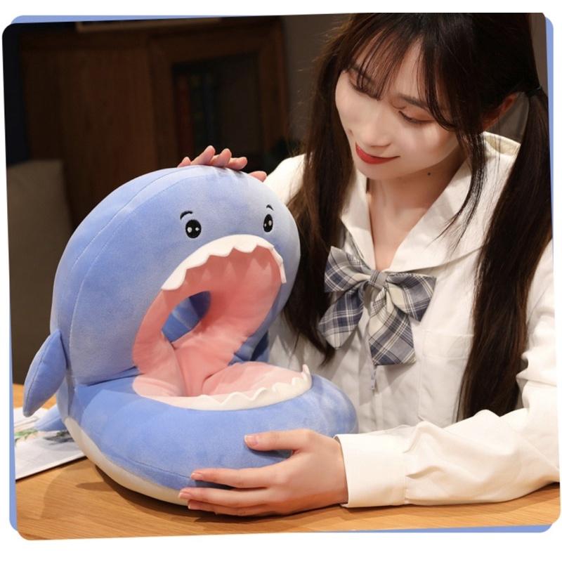 台灣現貨❤️四季鯊魚冰絲絨毛午睡枕 趴睡枕 抱枕 靠墊 坐墊 小學生午睡枕 幼兒園 上班族-細節圖6