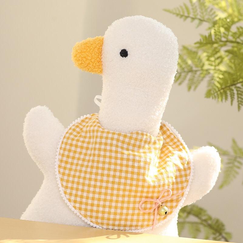 台灣現貨❤️超萌大白鵝小鴨娃娃 戴圍兜兜吊飾掛件安撫陪睡娃娃-細節圖7