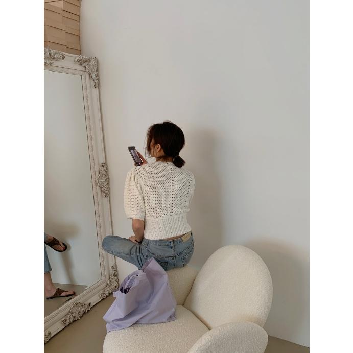 LYS - 溫柔氣質V領單排扣收腰短款泡泡袖針織衫上衣-細節圖6