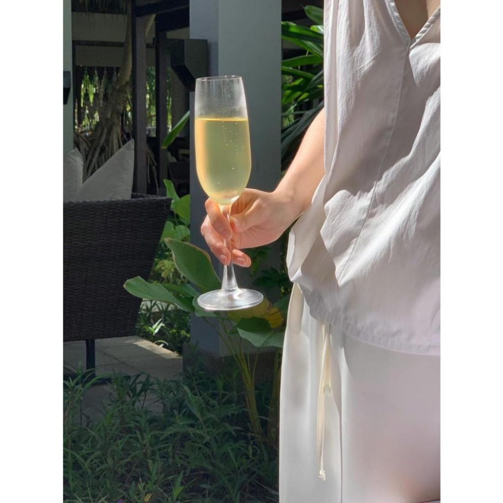 ᴷᴼᴿᴱᴬ 🇰🇷寬鬆V領肩帶背心襯衫-細節圖4