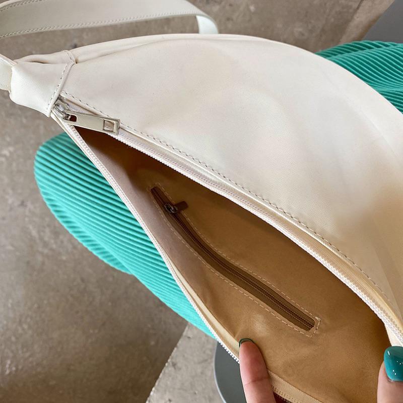 𝐔𝐌𝐄𝐎𝐖 𝐒𝐓𝐔𝐃𝐈𝐎 奶油糖霜 半月包（2colors）斜背包-細節圖9