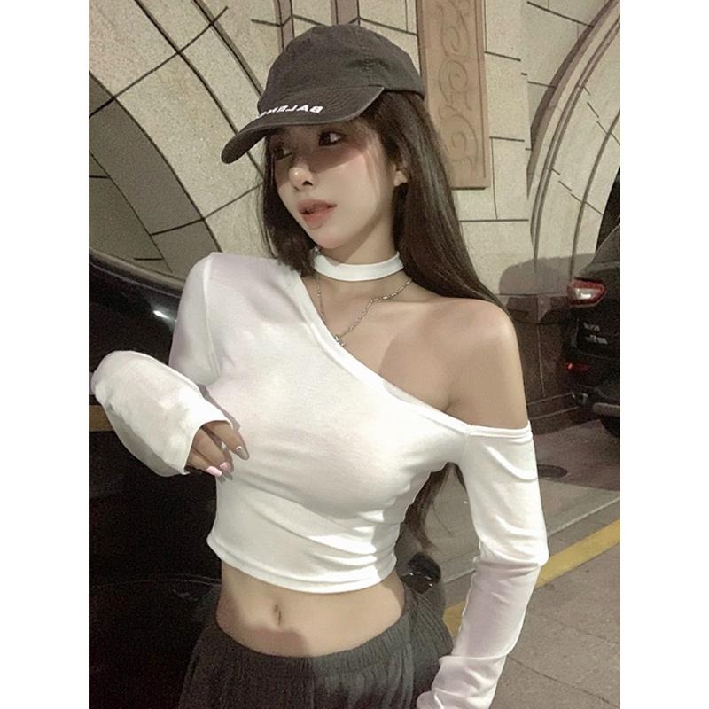 𝐔𝐌𝐄𝐎𝐖 𝐒𝐓𝐔𝐃𝐈𝐎 辣妹の繞頸斜肩修身長袖上衣（3colors）露肩-細節圖2