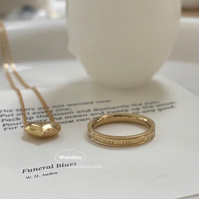 𝐔𝐌𝐄𝐎𝐖 𝐒𝐓𝐔𝐃𝐈𝐎 簡約雕刻英字戒指 情侶對戒-細節圖4