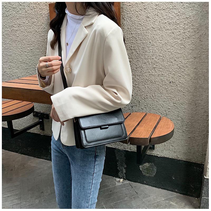 𝐔𝐌𝐄𝐎𝐖 𝐒𝐓𝐔𝐃𝐈𝐎 高級感大容量小方包（3colors）斜背包-細節圖3