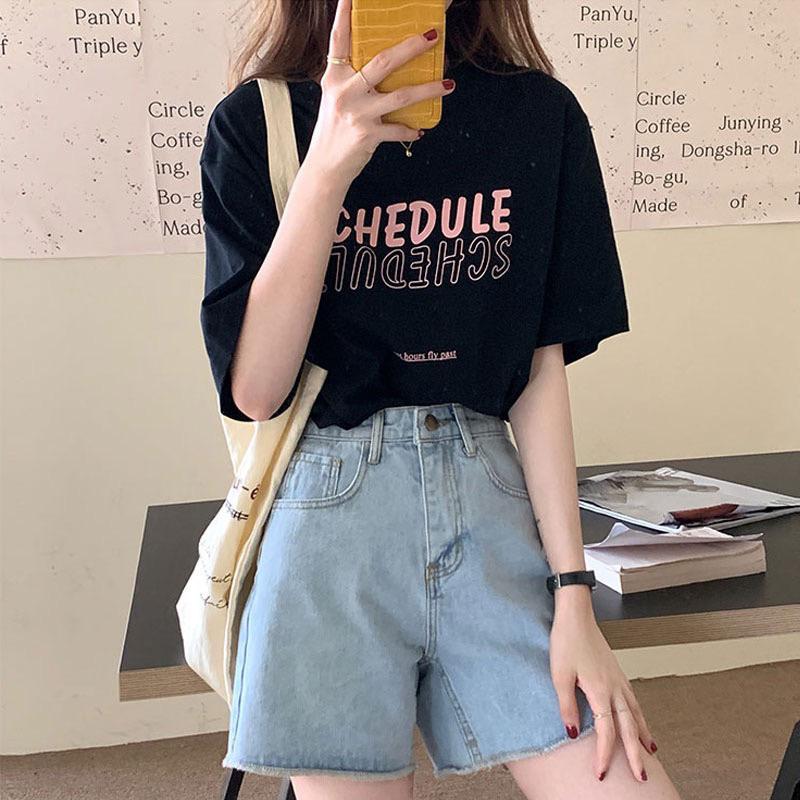 ［大尺碼到2XL］𝐔𝐌𝐄𝐎𝐖 𝐒𝐓𝐔𝐃𝐈𝐎 SCHEDULE英字短袖短T（3colors）-細節圖2