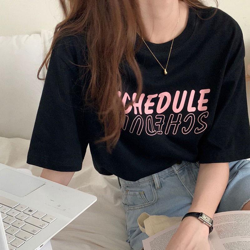 ［大尺碼到2XL］𝐔𝐌𝐄𝐎𝐖 𝐒𝐓𝐔𝐃𝐈𝐎 SCHEDULE英字短袖短T（3colors）-細節圖8