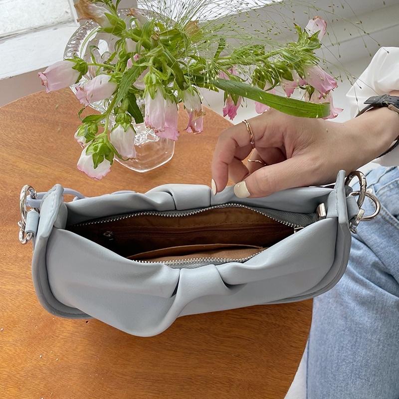 𝐔𝐌𝐄𝐎𝐖 𝐒𝐓𝐔𝐃𝐈𝐎 微光時刻 鏈條雲朵包（3colors）斜背包 腋下包-細節圖8