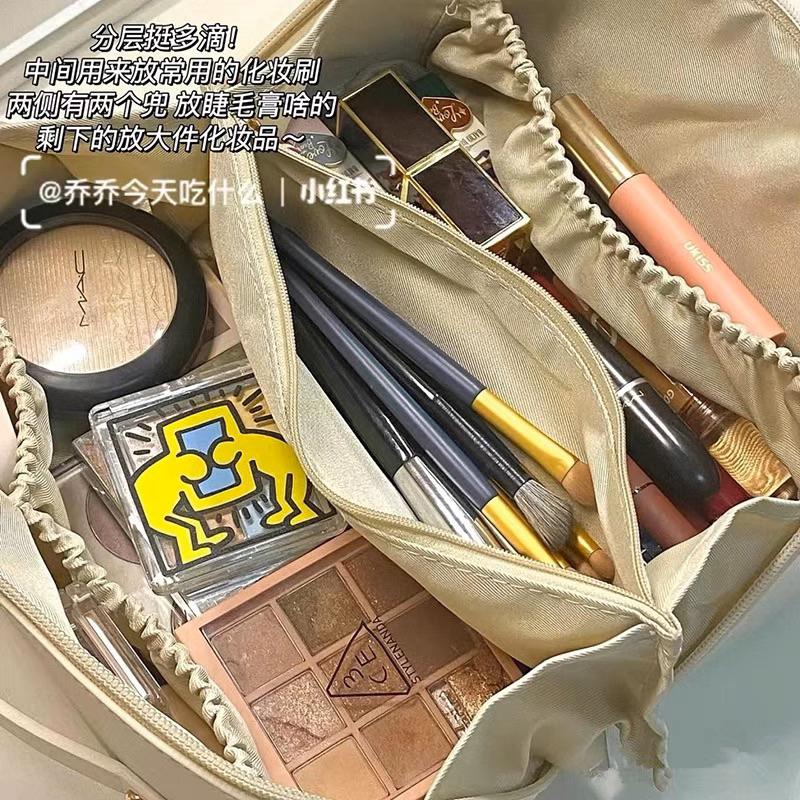 𝐔𝐌𝐄𝐎𝐖 𝐒𝐓𝐔𝐃𝐈𝐎 無人區玫瑰 大容量奶皮化妝包 防水-細節圖3