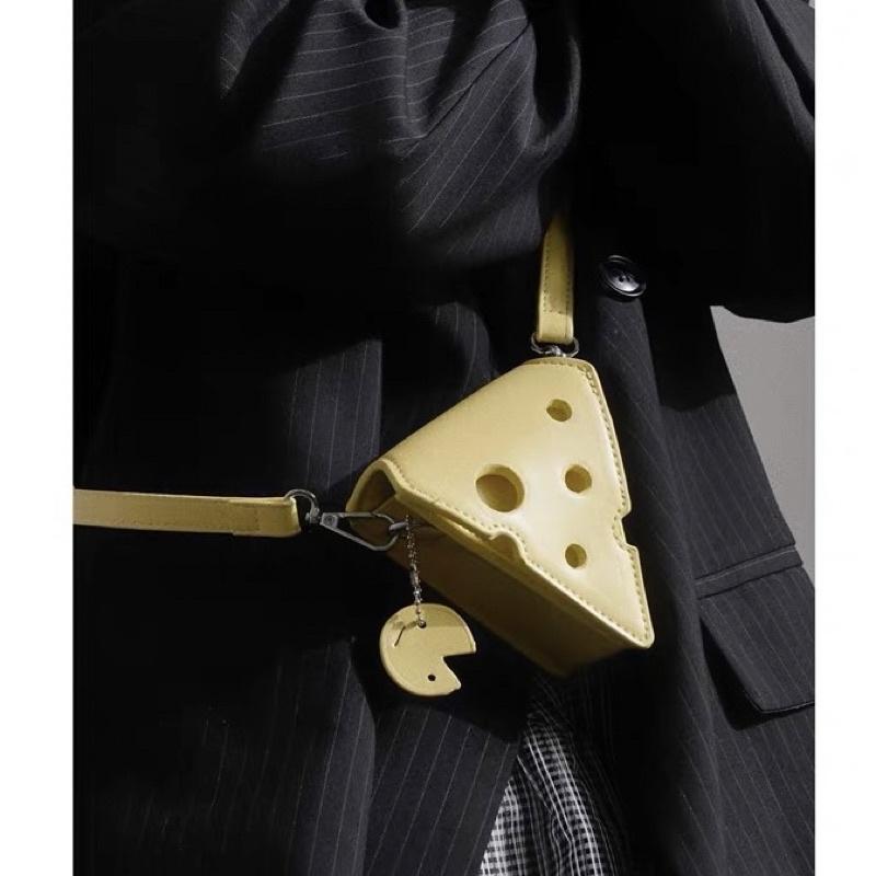 𝐔𝐌𝐄𝐎𝐖 𝐒𝐓𝐔𝐃𝐈𝐎 我是一塊「好吃の起司🧀️」斜背包 小廢包 起司包 乳酪包-細節圖2