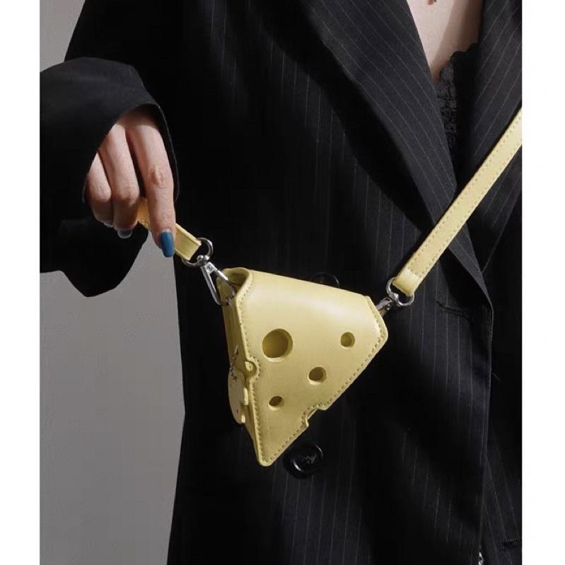 𝐔𝐌𝐄𝐎𝐖 𝐒𝐓𝐔𝐃𝐈𝐎 我是一塊「好吃の起司🧀️」斜背包 小廢包 起司包 乳酪包-細節圖4