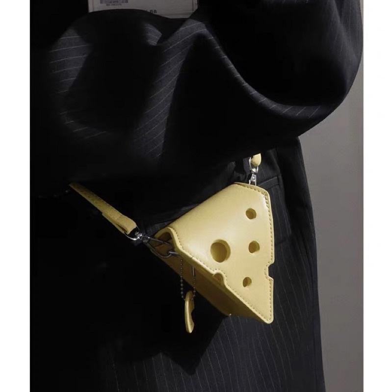 𝐔𝐌𝐄𝐎𝐖 𝐒𝐓𝐔𝐃𝐈𝐎 我是一塊「好吃の起司🧀️」斜背包 小廢包 起司包 乳酪包-細節圖5