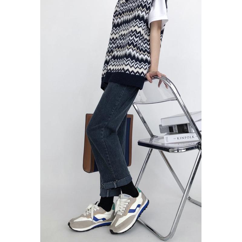 ［大尺碼到4XL］𝐔𝐌𝐄𝐎𝐖 𝐒𝐓𝐔𝐃𝐈𝐎 就想見到妳 煙灰藍兩釦毛邊直筒牛仔褲-細節圖6