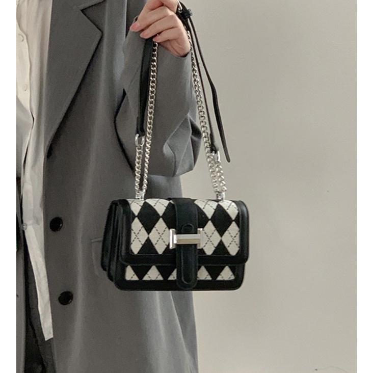 𝐔𝐌𝐄𝐎𝐖 𝐒𝐓𝐔𝐃𝐈𝐎 時光裡的溫柔🌹菱格帆布小方包（3colors）斜背包-細節圖4