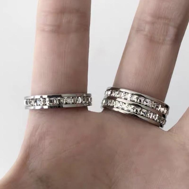 𝐔𝐌𝐄𝐎𝐖 𝐒𝐓𝐔𝐃𝐈𝐎 閃到心裡 鑲鑽小方鋯石戒指 男女款/情侶戒-細節圖4