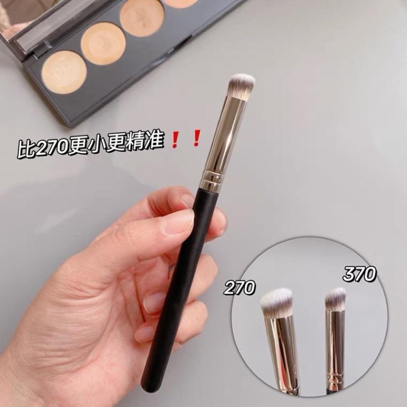 ［現貨］𝐔𝐌𝐄𝐎𝐖 𝐒𝐓𝐔𝐃𝐈𝐎 圓頭遮瑕刷/淚溝精細遮瑕刷/平頭無痕粉底刷👁👁化妝刷具-細節圖2