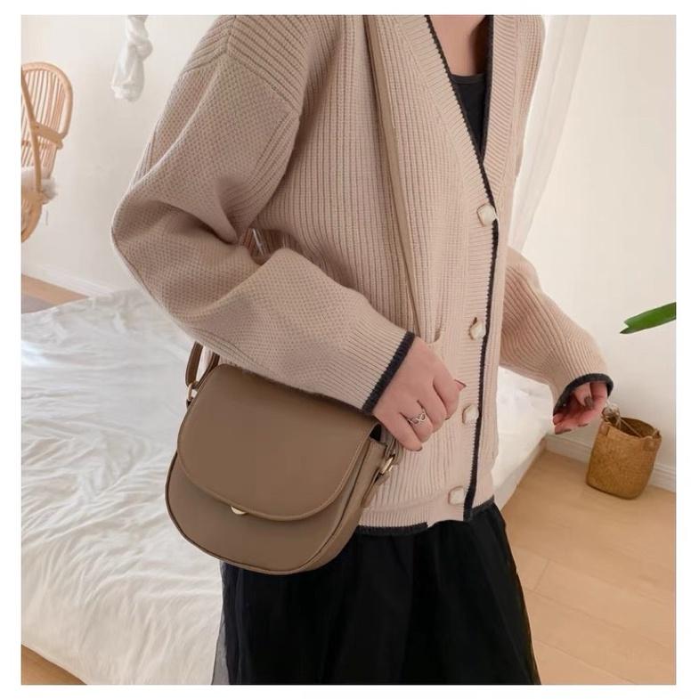 𝐔𝐌𝐄𝐎𝐖 𝐒𝐓𝐔𝐃𝐈𝐎 遇時不候 半圓馬鞍包（4colors）斜背包-細節圖2