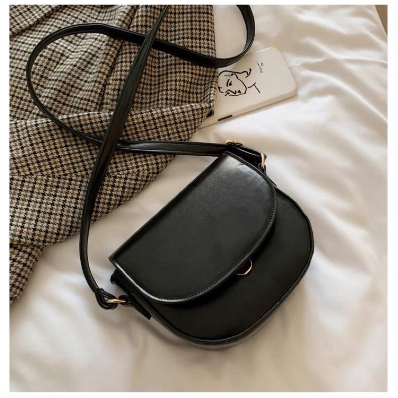 𝐔𝐌𝐄𝐎𝐖 𝐒𝐓𝐔𝐃𝐈𝐎 遇時不候 半圓馬鞍包（4colors）斜背包-細節圖7