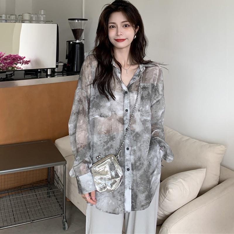 ［大尺碼到5XL］𝐔𝐌𝐄𝐎𝐖 𝐒𝐓𝐔𝐃𝐈𝐎 幻境派對 霧灰扎染長袖襯衫 雪紡薄襯衫-細節圖4