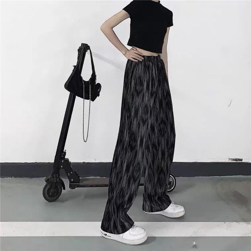 ［大尺碼到5XL］𝐔𝐌𝐄𝐎𝐖 𝐒𝐓𝐔𝐃𝐈𝐎 染上絢爛 紮染細皺摺闊腿褲（冰絲涼感/溫暖絲絨）垂感 秋冬款-細節圖3