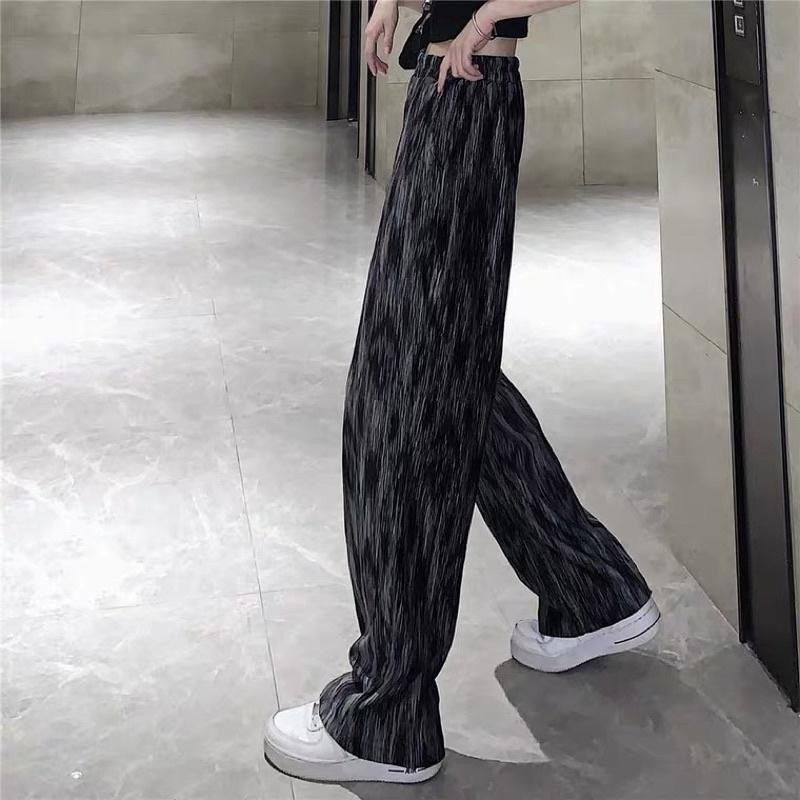 ［大尺碼到5XL］𝐔𝐌𝐄𝐎𝐖 𝐒𝐓𝐔𝐃𝐈𝐎 染上絢爛 紮染細皺摺闊腿褲（冰絲涼感/溫暖絲絨）垂感 秋冬款-細節圖5