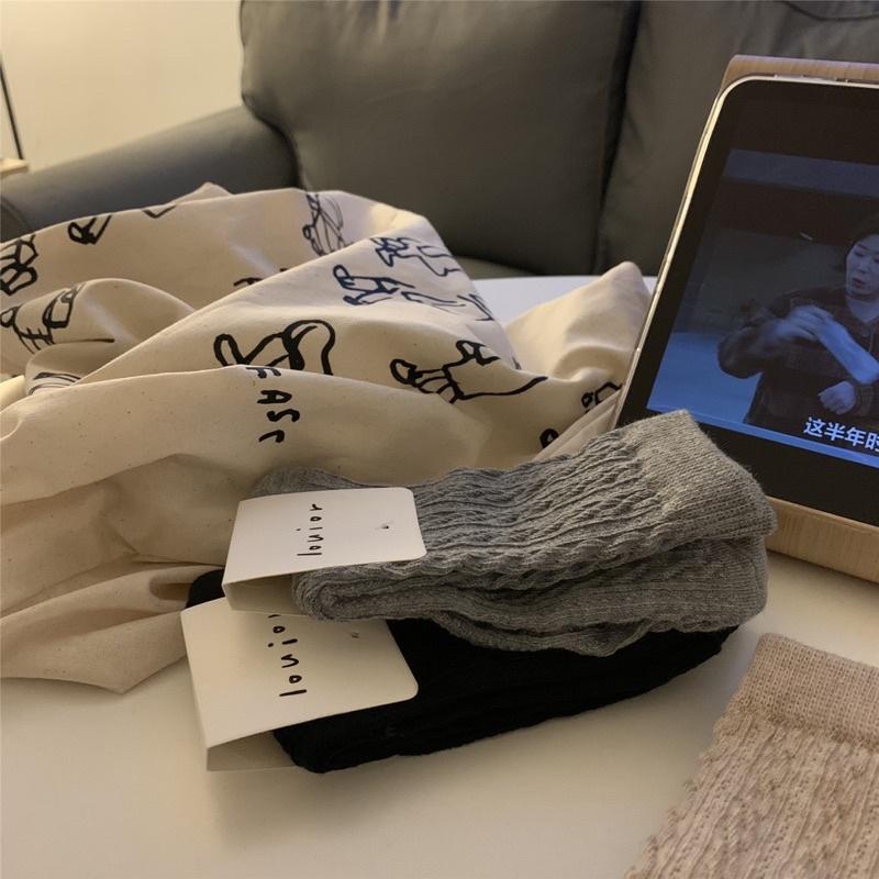 ［現貨］𝐔𝐌𝐄𝐎𝐖 𝐒𝐓𝐔𝐃𝐈𝐎 落日餘暉 浮雕立體麻花中筒襪子（5colors）-細節圖4