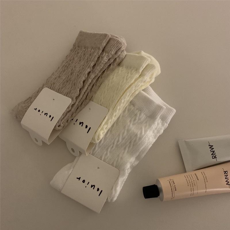 ［現貨］𝐔𝐌𝐄𝐎𝐖 𝐒𝐓𝐔𝐃𝐈𝐎 落日餘暉 浮雕立體麻花中筒襪子（5colors）-細節圖5