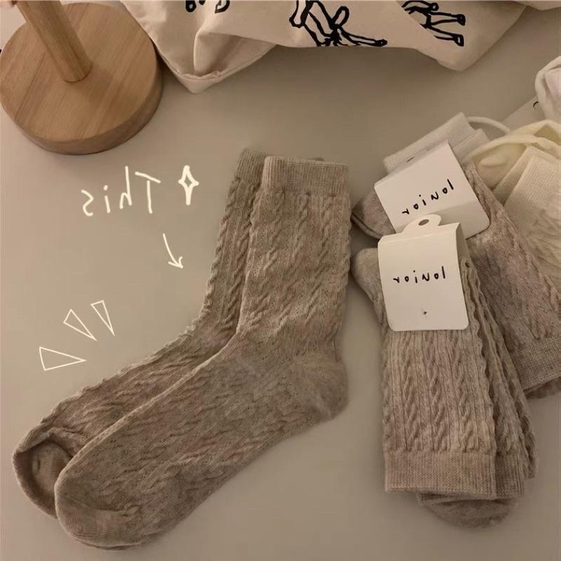 ［現貨］𝐔𝐌𝐄𝐎𝐖 𝐒𝐓𝐔𝐃𝐈𝐎 落日餘暉 浮雕立體麻花中筒襪子（5colors）-細節圖8