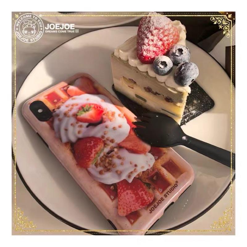 𝐔𝐌𝐄𝐎𝐖 𝐒𝐓𝐔𝐃𝐈𝐎 食物系列「奶油草莓鬆餅🥞」手機殼 iPhone系列軟殼-細節圖2