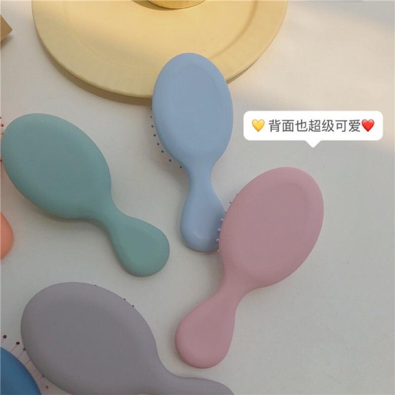 𝐔𝐌𝐄𝐎𝐖 𝐒𝐓𝐔𝐃𝐈𝐎 磨砂霧面高質感♡迷你氣囊按摩梳子（6colors）乾溼兩用 氣墊梳子 攜帶式-細節圖3