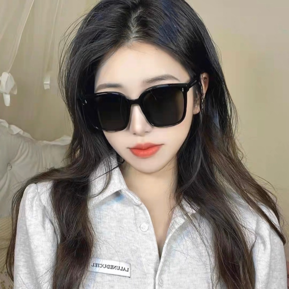 ［現貨］𝐔𝐌𝐄𝐎𝐖 𝐒𝐓𝐔𝐃𝐈𝐎 高級感の大方框黑框墨鏡🕶️太陽眼鏡-細節圖3