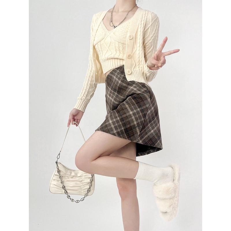 11月新品⛄️［大尺碼到5XL］𝐔𝐌𝐄𝐎𝐖 𝐒𝐓𝐔𝐃𝐈𝐎 格紋毛呢高腰短裙（2colors）秋冬 包臀裙 格子裙-細節圖7