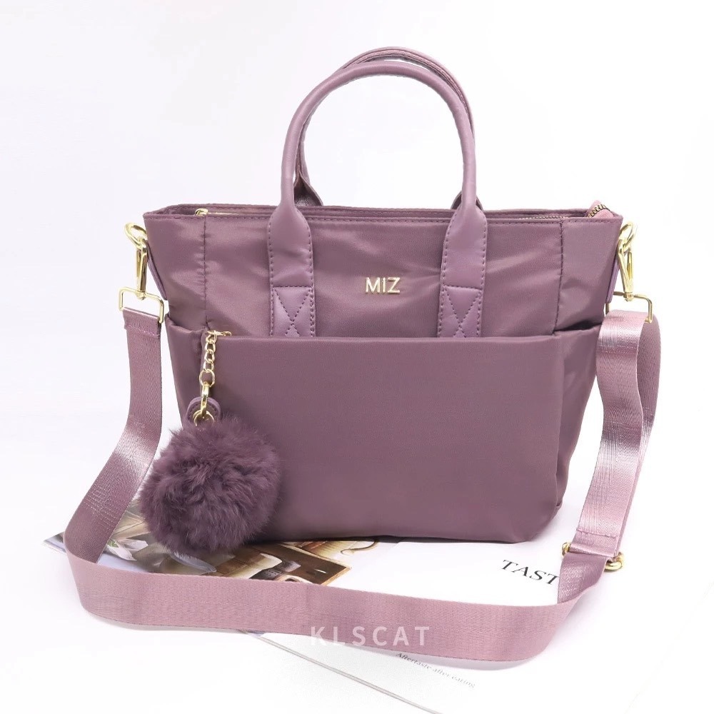 MIZZUE 防潑水尼龍 大款船型托特包包附毛球肩背包 側背包 手提包 托特包 多夾層包 XW079-規格圖8