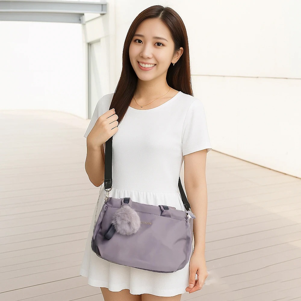 MIZZUE厚磅尼龍附毛球泡泡托特包 側背包 斜背包 手提包 肩背包 托特包 多層包 方包 XW3145-細節圖3