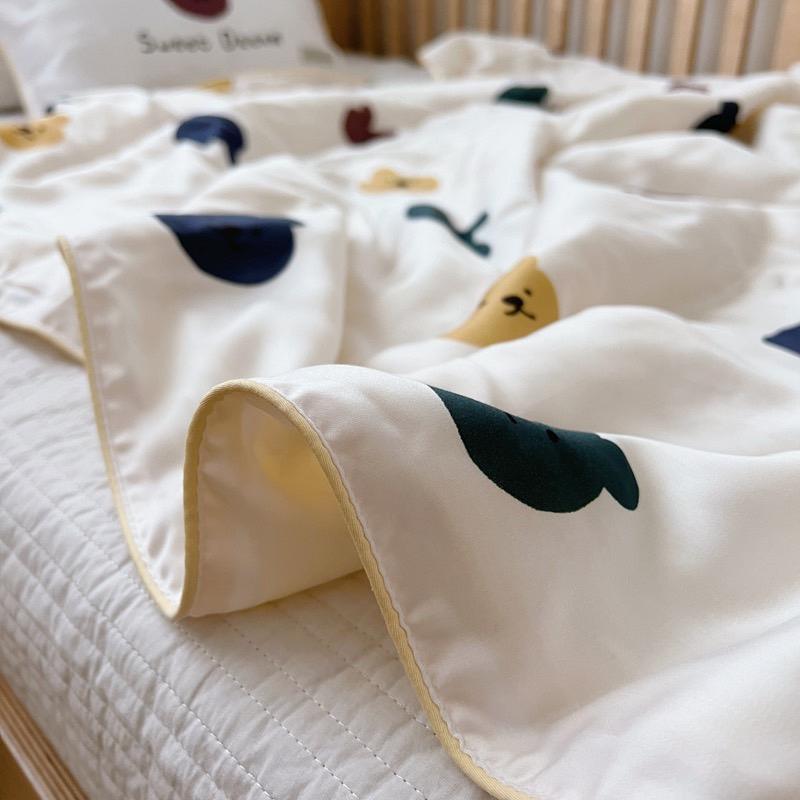 吾二家居  天絲 夏被  彩色小熊  薄被  柔軟 可愛涼被 夏被 卡通 舒服親膚 夏日款 台灣出貨 柔滑-細節圖8