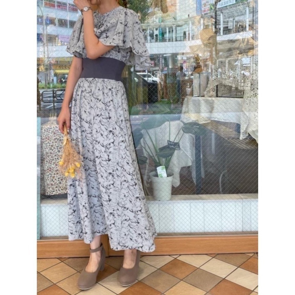 甜心貓💕限時優惠現貨!～大人気♡日單 MAJESTIC LEGON 清新碎花收腰荷葉斗篷飛袖連身裙 三色 S/M-細節圖7