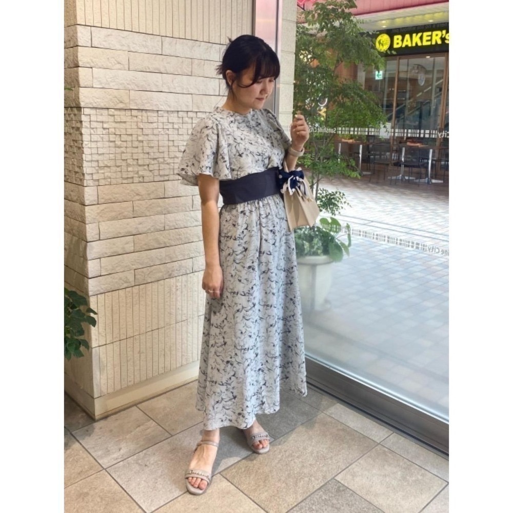 甜心貓💕限時優惠現貨!～大人気♡日單 MAJESTIC LEGON 清新碎花收腰荷葉斗篷飛袖連身裙 三色 S/M-細節圖9