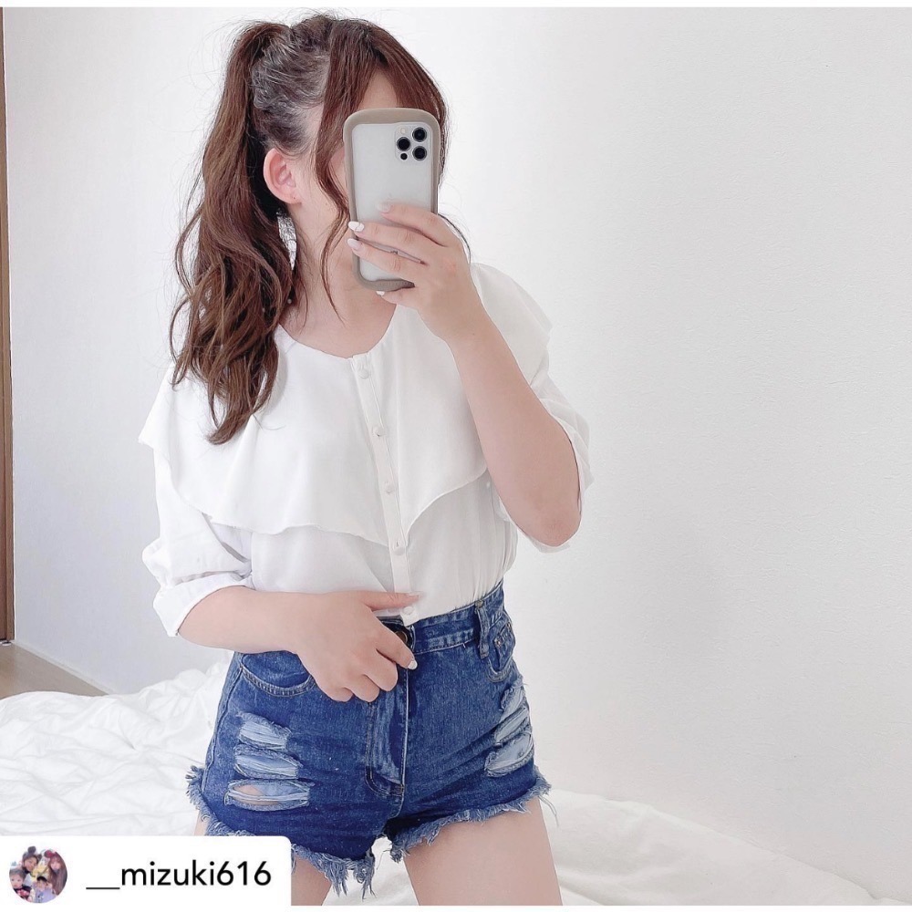 甜心貓💕現貨。日單 GRL 大荷葉邊可愛短袖短版襯衫上衣 兩色 ML-細節圖6