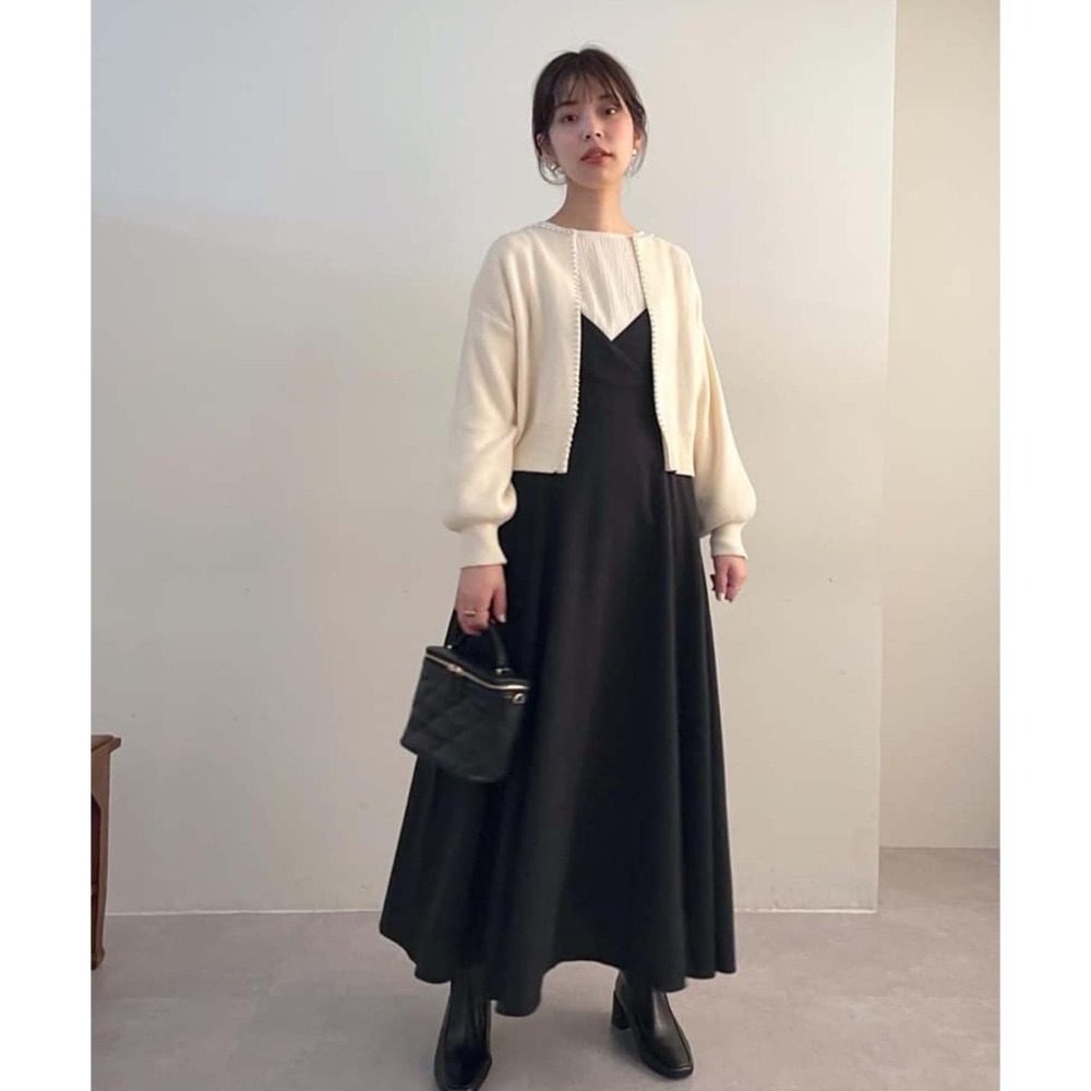 甜心貓~現貨。回饋優惠大人氣✨日單 natural couture 秋冬甜美V領大蝴蝶結綁帶吊帶裙 均碼 背帶裙 連衣裙-細節圖2