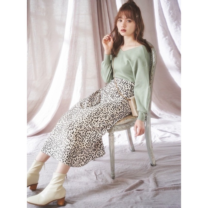 甜心貓~現貨。 日單 GRL 百搭V領簡約彈性針織上衣 多色 毛衣-細節圖5