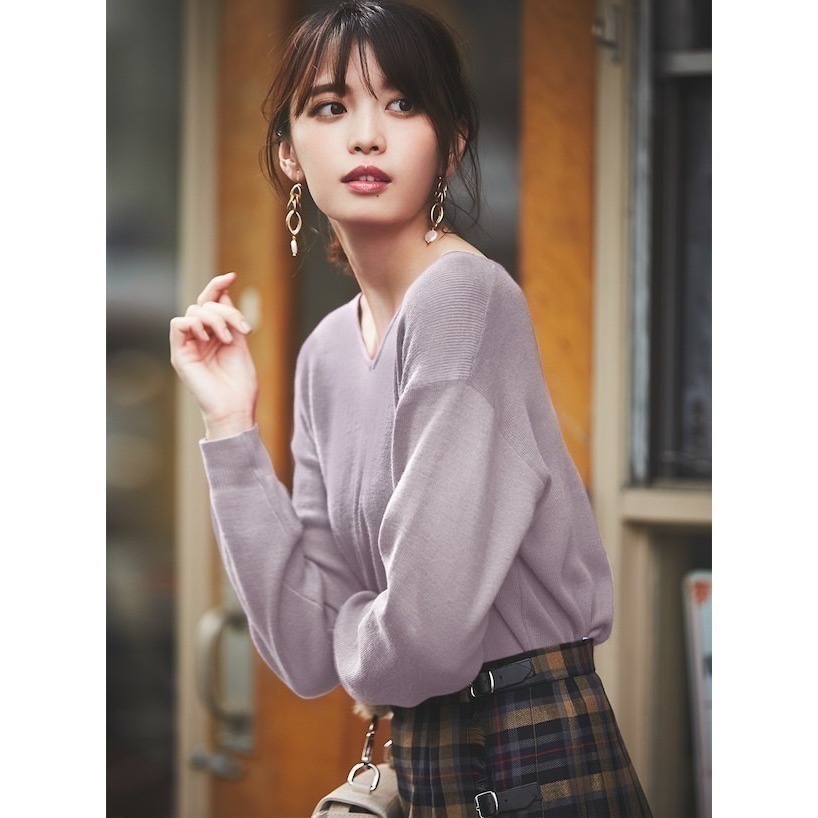 甜心貓~現貨。 日單 GRL 百搭V領簡約彈性針織上衣 多色 毛衣-細節圖7