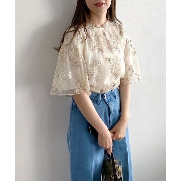甜心貓💕現貨。 23年新色入~日本再入荷！日單 mysty woman 強力推薦款 花卉小繡花五分袖上衣 多色 均碼-細節圖5