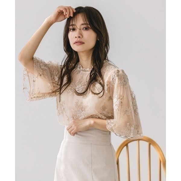 甜心貓💕現貨。 23年新色入~日本再入荷！日單 mysty woman 強力推薦款 花卉小繡花五分袖上衣 多色 均碼-細節圖10