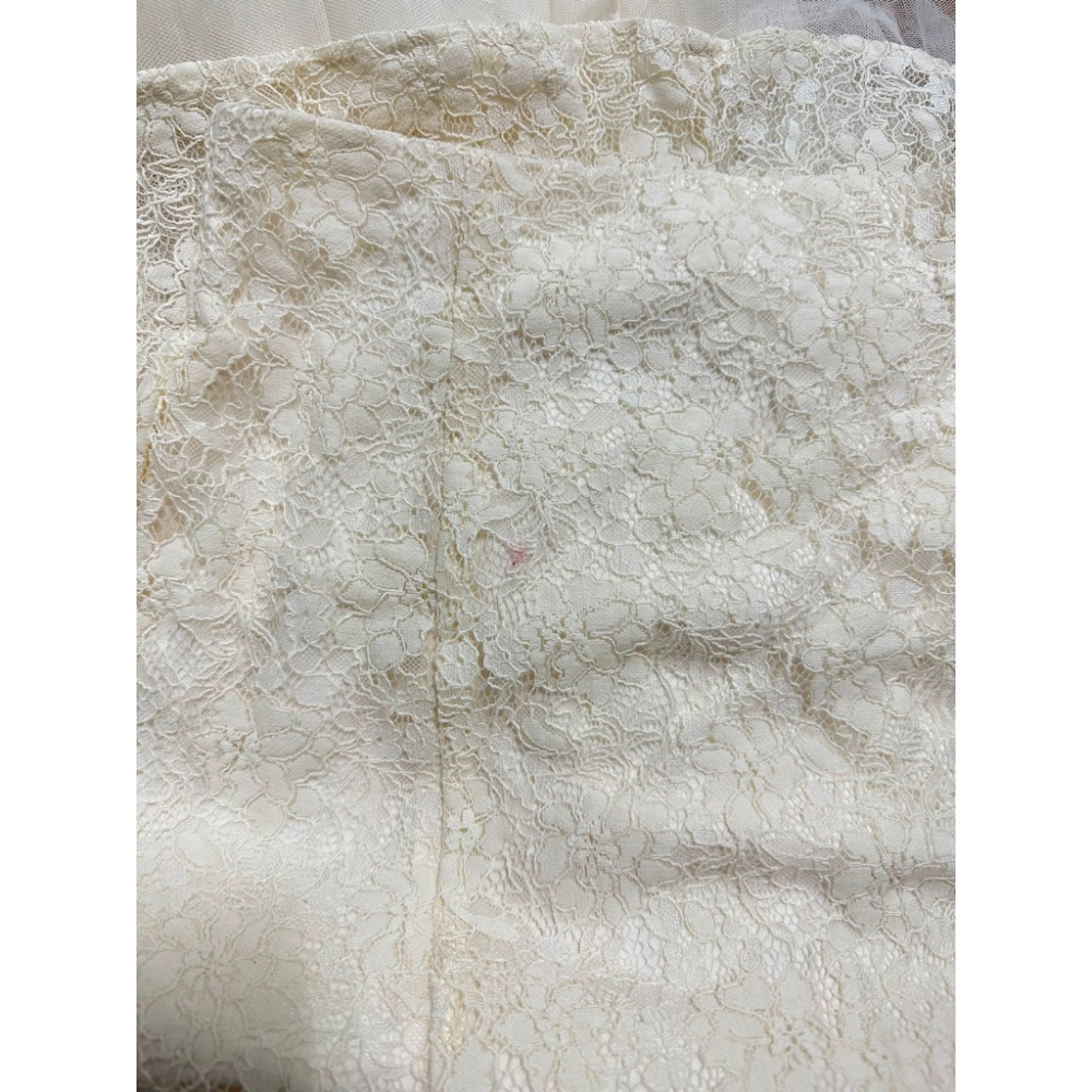 甜心貓。現貨有標~瑕疵出清~日單 NICE CLAUP  迷人曲線蕾絲拼接網紗魚尾裙 象牙 均碼 半裙 長裙-細節圖5