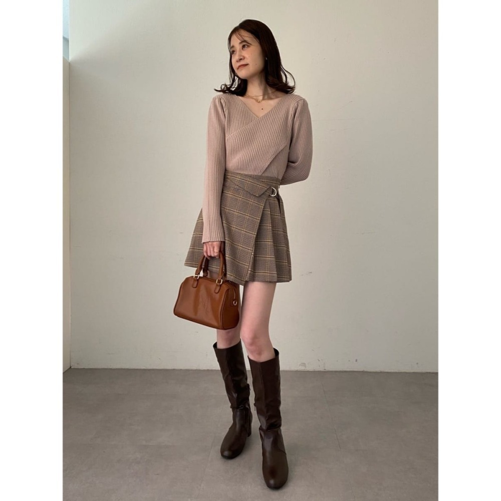 甜心貓💕預購。日單 NICE CLAUP 百搭D型扣環腰帶百褶裙 有安全褲 四色 均碼-細節圖5