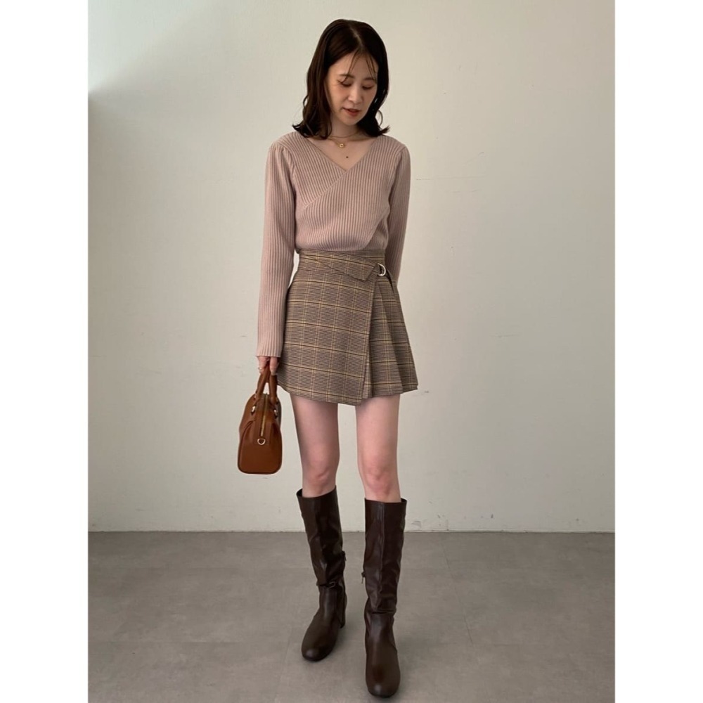 甜心貓💕預購。日單 NICE CLAUP 百搭D型扣環腰帶百褶裙 有安全褲 四色 均碼-細節圖9