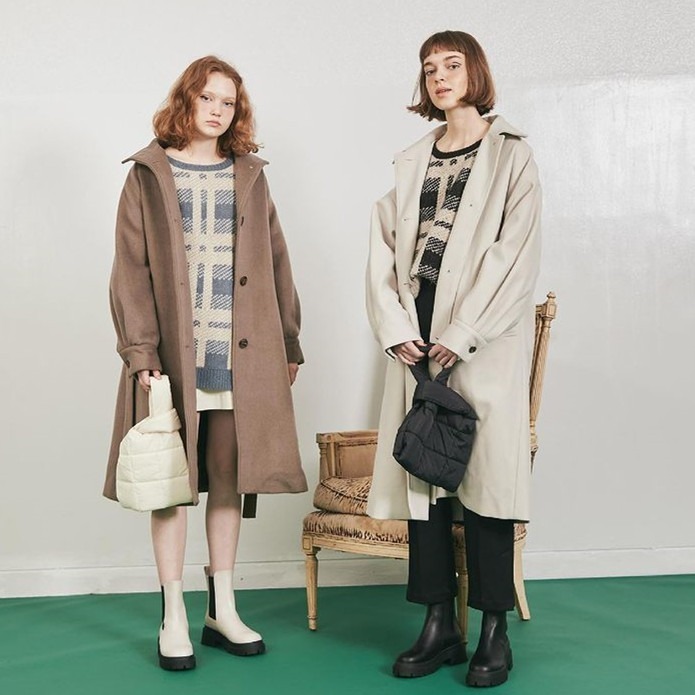 甜心貓💕少量現貨。 再入荷~日單 Heather 日本定番人気~翻領毛呢單排釦大衣外套 淺奶茶色 均碼 長版大衣外套-細節圖5